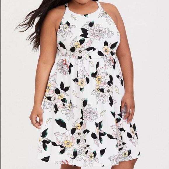 torrid Dresses & Skirts - Torrid Mini Textured Knit Skater Dress White Floral High Neck Stretch Size 4